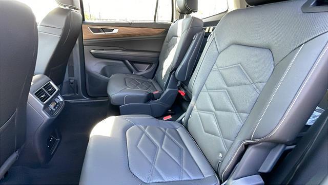 new 2025 Volkswagen Atlas car, priced at $44,137
