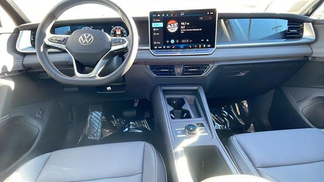 new 2025 Volkswagen Tiguan car, priced at $32,682