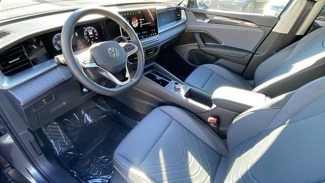 new 2025 Volkswagen Tiguan car, priced at $32,682