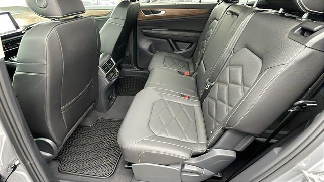 new 2025 Volkswagen Atlas car, priced at $44,369