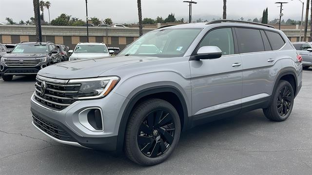 new 2025 Volkswagen Atlas car, priced at $44,369