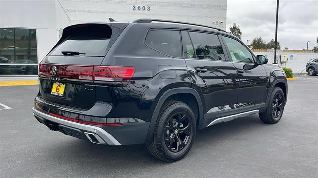 new 2025 Volkswagen Atlas car, priced at $45,854