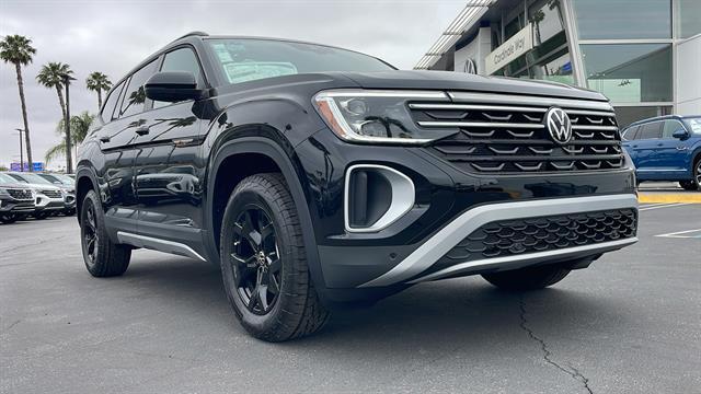 new 2025 Volkswagen Atlas car, priced at $45,854