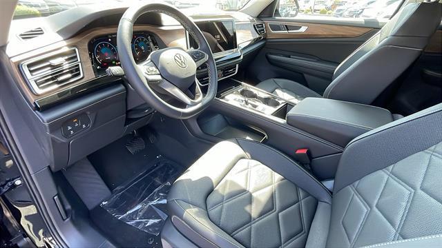 new 2025 Volkswagen Atlas car, priced at $43,324