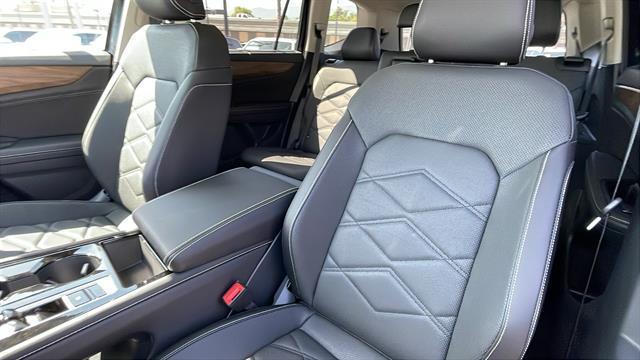 new 2025 Volkswagen Atlas car, priced at $43,324