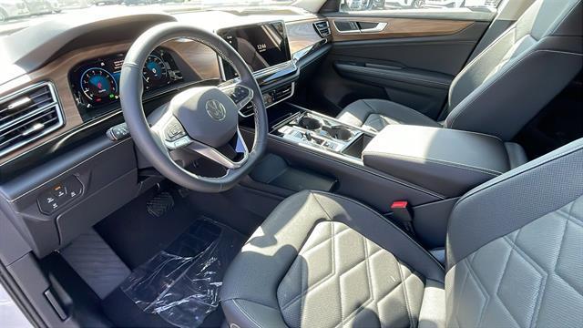 new 2025 Volkswagen Atlas car, priced at $42,124