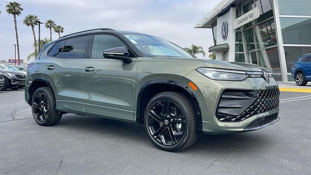 new 2025 Volkswagen Tiguan car, priced at $40,943