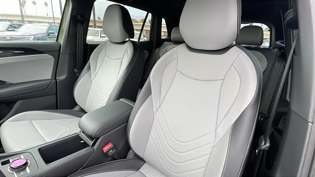 new 2025 Volkswagen Tiguan car, priced at $40,943