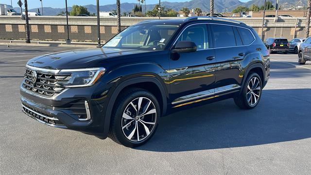 new 2025 Volkswagen Atlas car, priced at $53,024