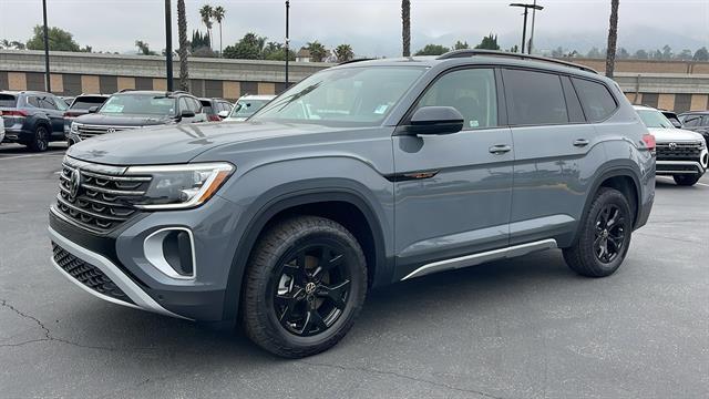 new 2025 Volkswagen Atlas car, priced at $45,946