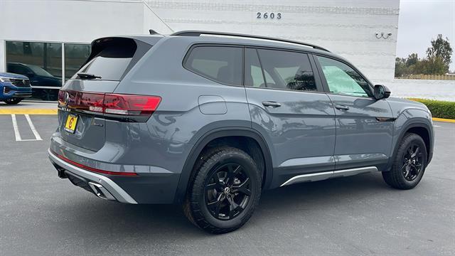 new 2025 Volkswagen Atlas car, priced at $45,946