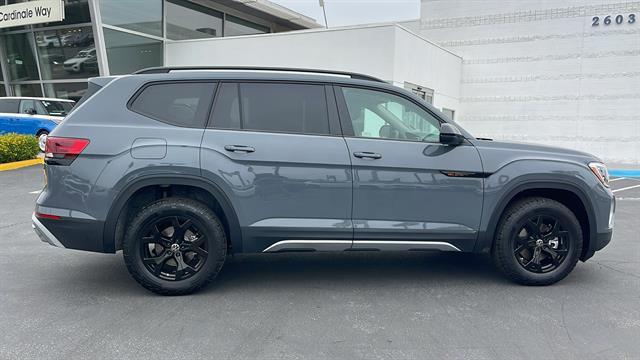 new 2025 Volkswagen Atlas car, priced at $45,946