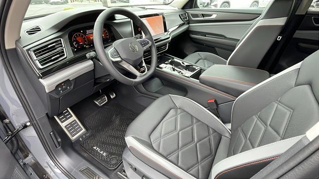 new 2025 Volkswagen Atlas car, priced at $45,946
