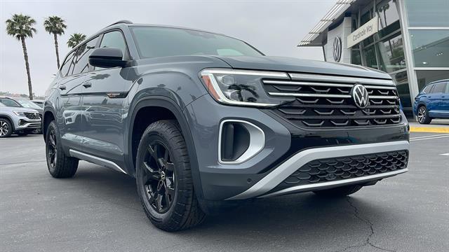 new 2025 Volkswagen Atlas car, priced at $45,946