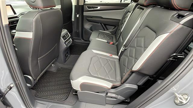 new 2025 Volkswagen Atlas car, priced at $45,946