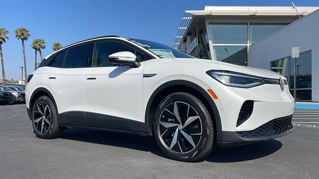 new 2025 Volkswagen ID.4 car, priced at $48,104
