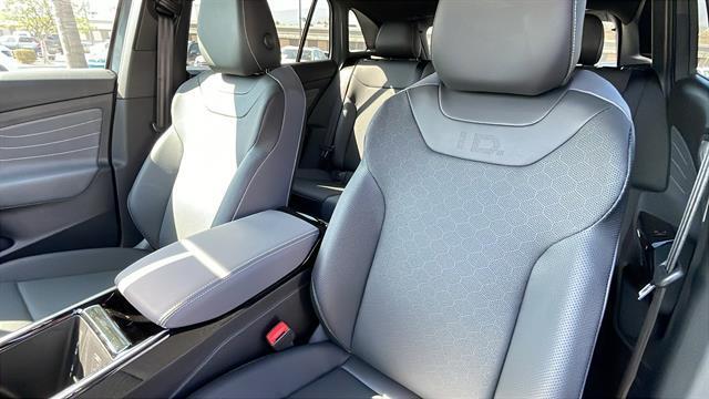 new 2025 Volkswagen ID.4 car, priced at $45,903