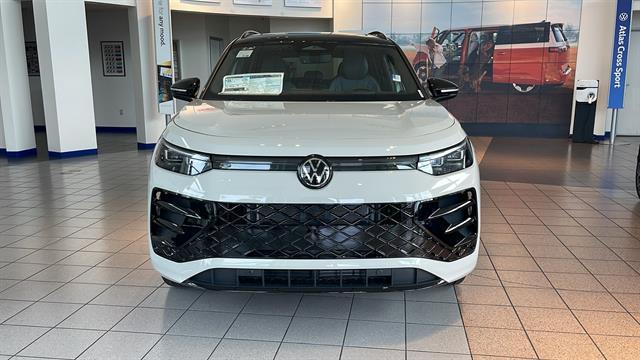 new 2025 Volkswagen Tiguan car, priced at $40,420