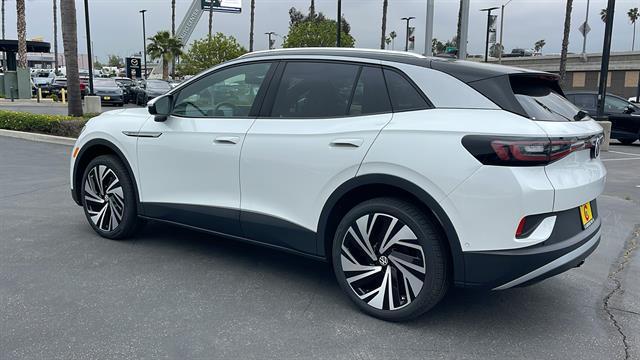 new 2025 Volkswagen ID.4 car, priced at $55,136