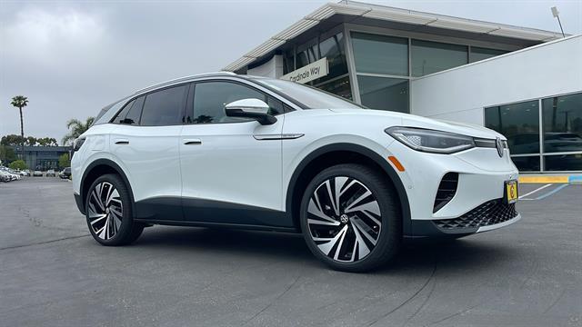 new 2025 Volkswagen ID.4 car, priced at $55,136