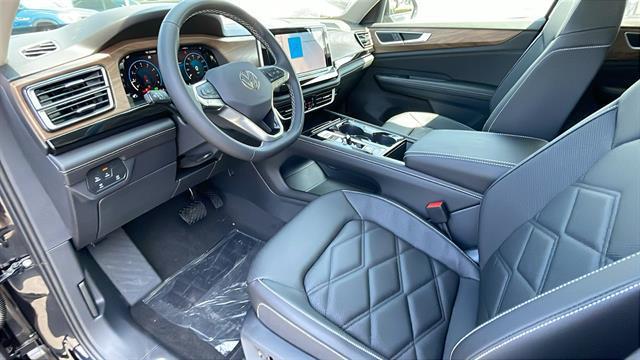 new 2025 Volkswagen Atlas car, priced at $42,591