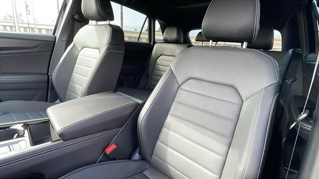 new 2025 Volkswagen Atlas Cross Sport car, priced at $48,801