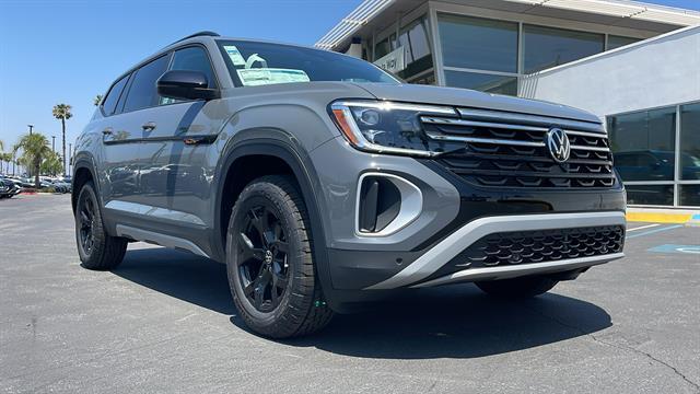 new 2025 Volkswagen Atlas car, priced at $47,004