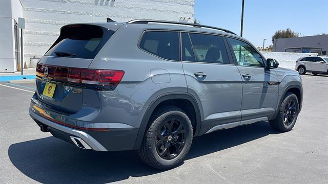 new 2025 Volkswagen Atlas car, priced at $47,004