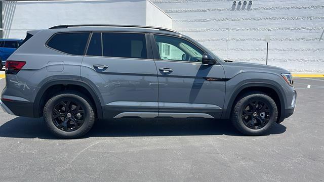 new 2025 Volkswagen Atlas car, priced at $47,004