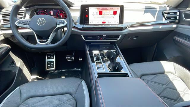 new 2025 Volkswagen Atlas car, priced at $47,004