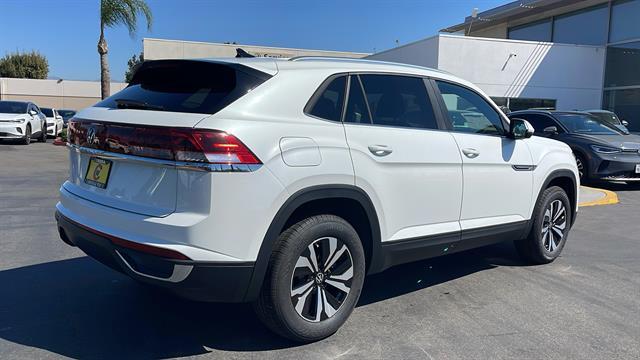 new 2026 Volkswagen Atlas Cross Sport car, priced at $40,831