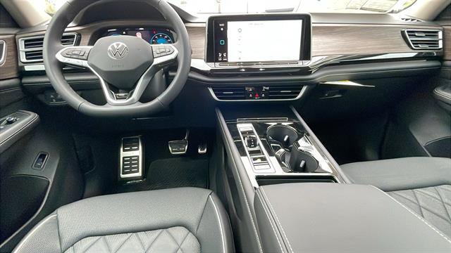 new 2025 Volkswagen Atlas car, priced at $53,024