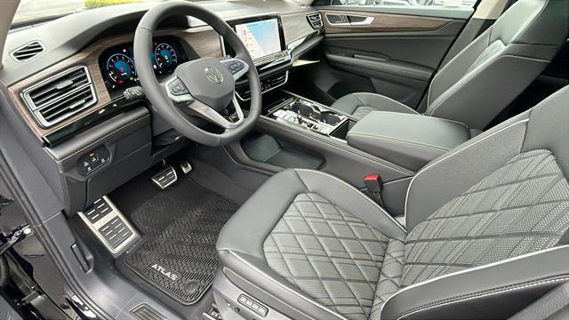 new 2025 Volkswagen Atlas car, priced at $53,024