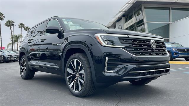new 2025 Volkswagen Atlas car, priced at $53,024