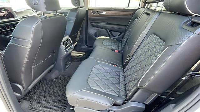 new 2025 Volkswagen Atlas car, priced at $53,479