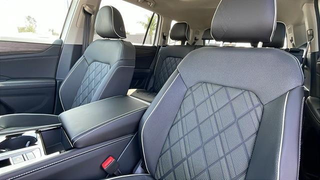 new 2025 Volkswagen Atlas car, priced at $53,479