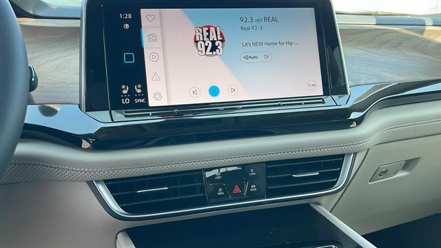 new 2025 Volkswagen Atlas car, priced at $42,124