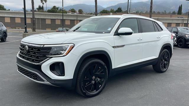 new 2025 Volkswagen Atlas Cross Sport car, priced at $42,007