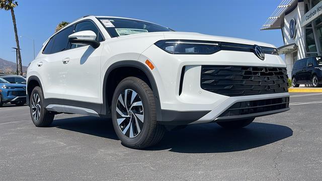 new 2025 Volkswagen Tiguan car, priced at $30,975