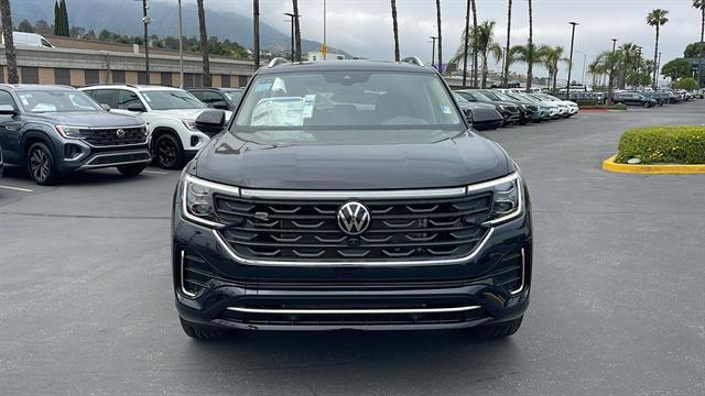 new 2025 Volkswagen Atlas car, priced at $53,024