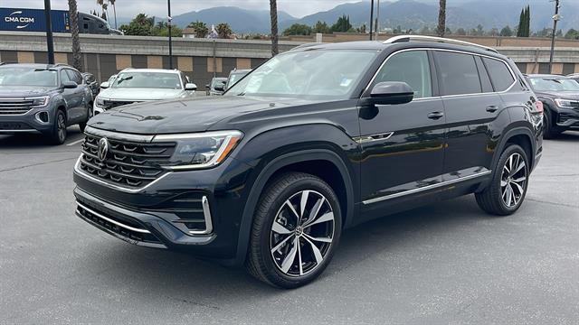 new 2025 Volkswagen Atlas car, priced at $53,024