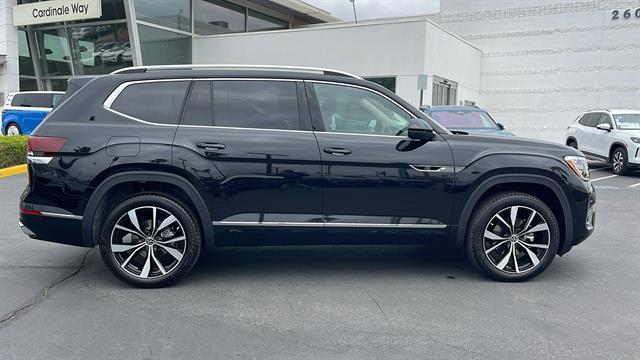 new 2025 Volkswagen Atlas car, priced at $53,024