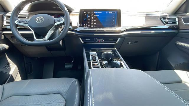 new 2025 Volkswagen Atlas car, priced at $48,019