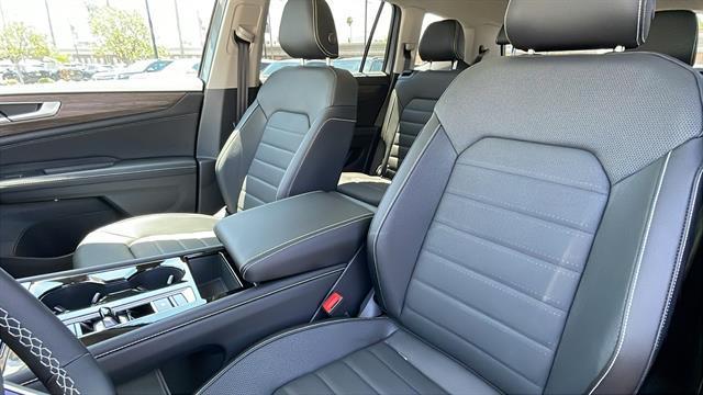 new 2025 Volkswagen Atlas car, priced at $48,019