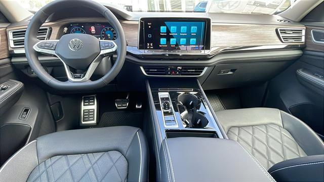 new 2025 Volkswagen Atlas car, priced at $54,174