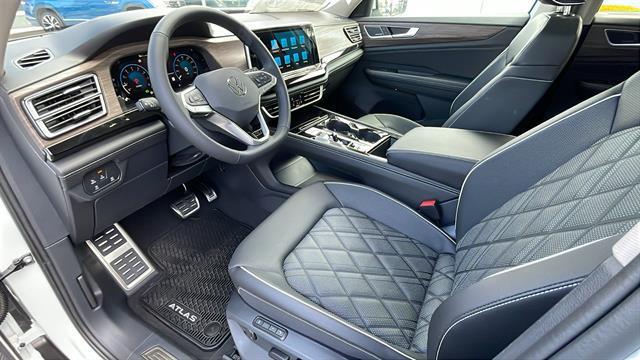 new 2025 Volkswagen Atlas car, priced at $54,174