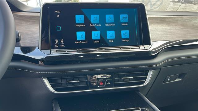 new 2025 Volkswagen Atlas car, priced at $54,174