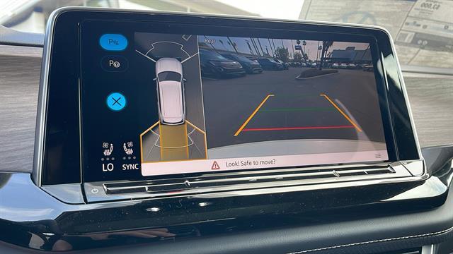 new 2025 Volkswagen Atlas car, priced at $54,174