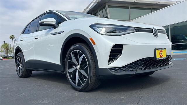 new 2025 Volkswagen ID.4 car, priced at $51,868