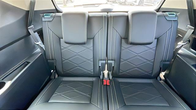 new 2025 Volkswagen Atlas car, priced at $46,264